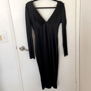 Gorgeous black cocktail dress!